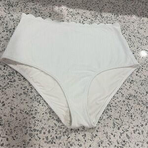 Aerie White Scalloped Bikini Bottoms. Size Large.